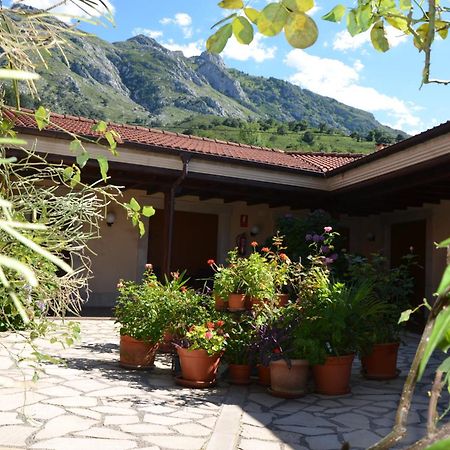 Hotel Arenas De Cabrales- Apartamentos Екстер'єр фото