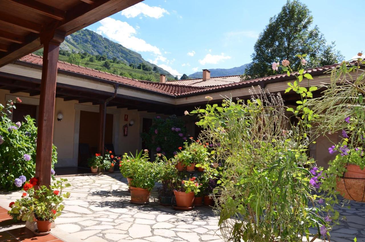 Hotel Arenas De Cabrales- Apartamentos Екстер'єр фото