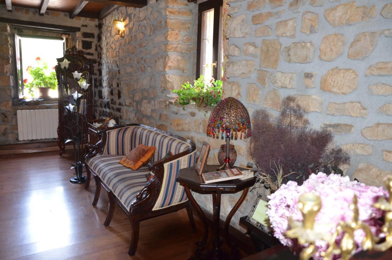 Hotel Arenas De Cabrales- Apartamentos Екстер'єр фото