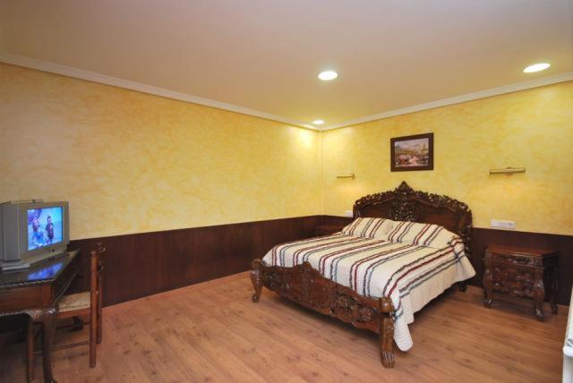 Hotel Arenas De Cabrales- Apartamentos Екстер'єр фото