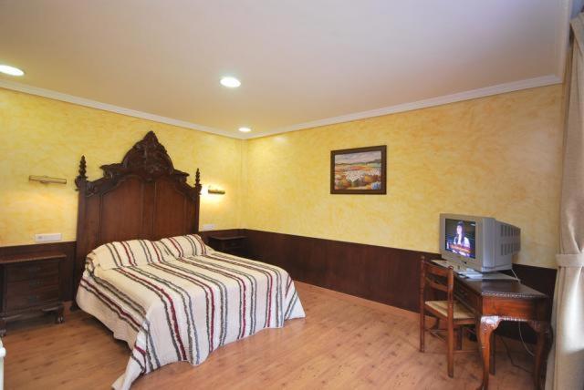 Hotel Arenas De Cabrales- Apartamentos Екстер'єр фото