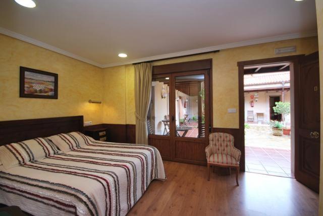 Hotel Arenas De Cabrales- Apartamentos Екстер'єр фото