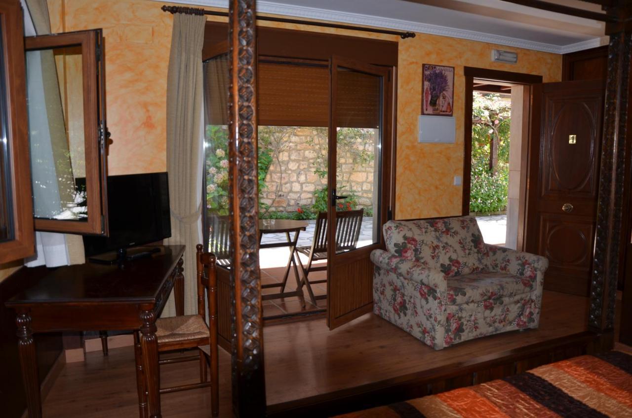 Hotel Arenas De Cabrales- Apartamentos Екстер'єр фото