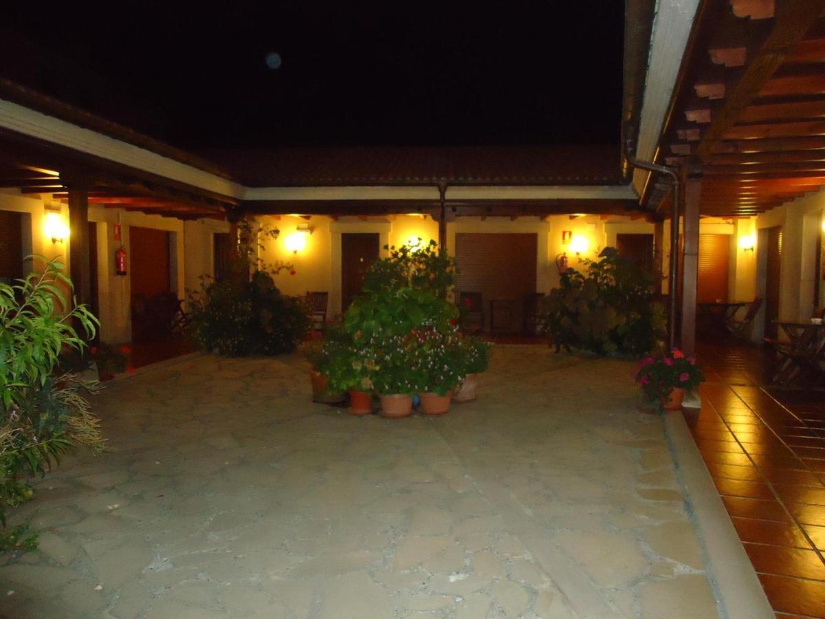 Hotel Arenas De Cabrales- Apartamentos Екстер'єр фото