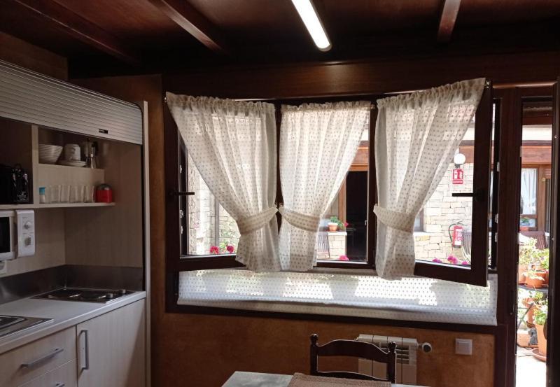 Hotel Arenas De Cabrales- Apartamentos Екстер'єр фото